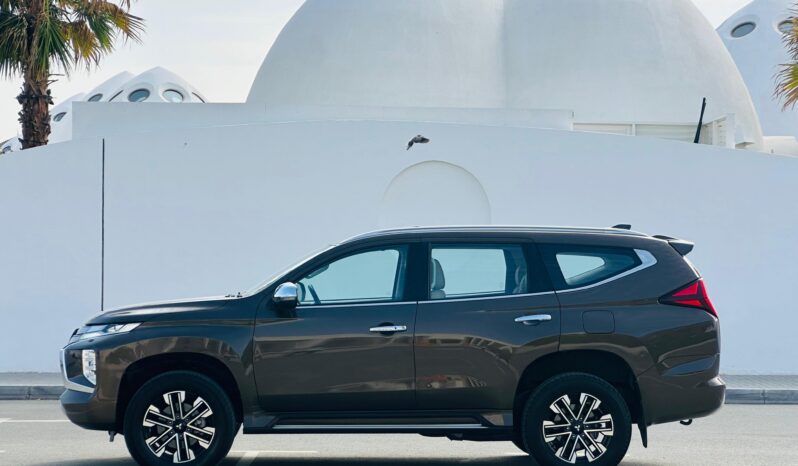 Mitsubishi Montero Sport 2021 Brown full