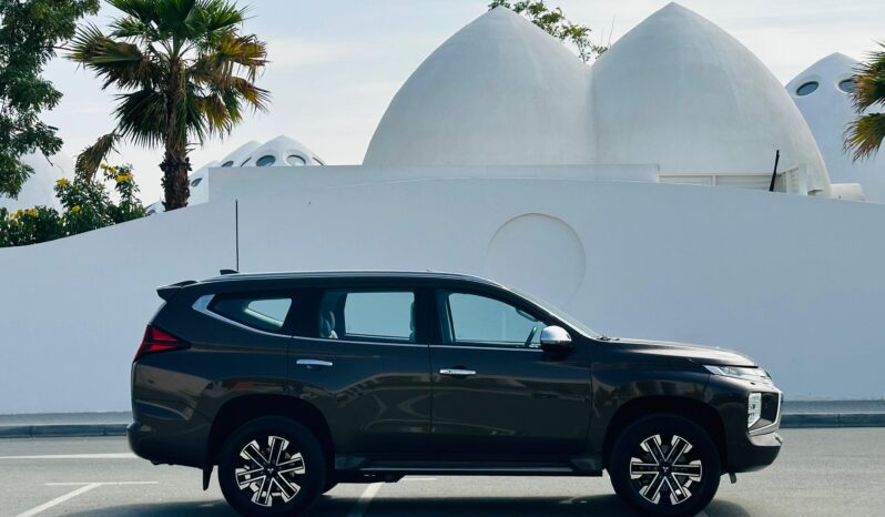 Mitsubishi Montero Sport 2021 Brown full